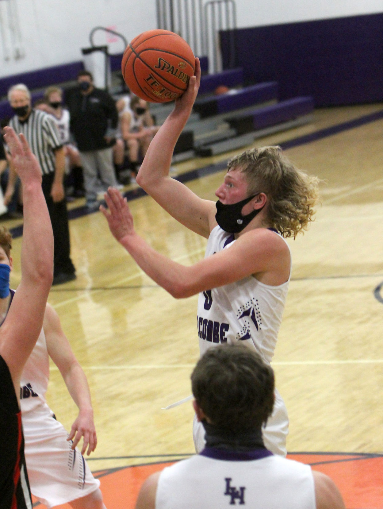 Winter at Lake Holcombe boys basketball 1-5-21